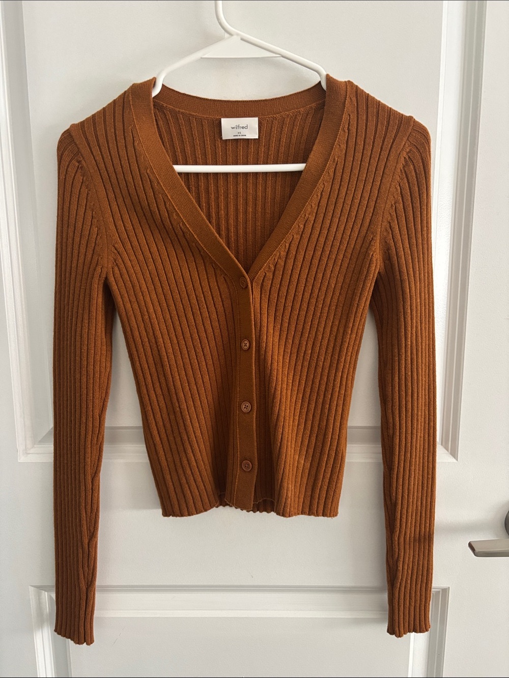 Wilfred Ribbed Button-Front Cardigan in Rust Brown